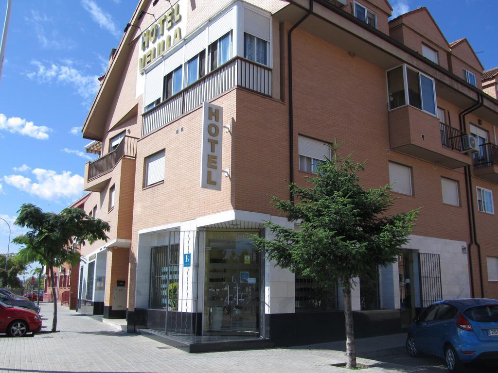 Hotel Velilla Velilla de San Antonio Exterior photo